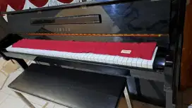 Piano Yamaha type  LU 110