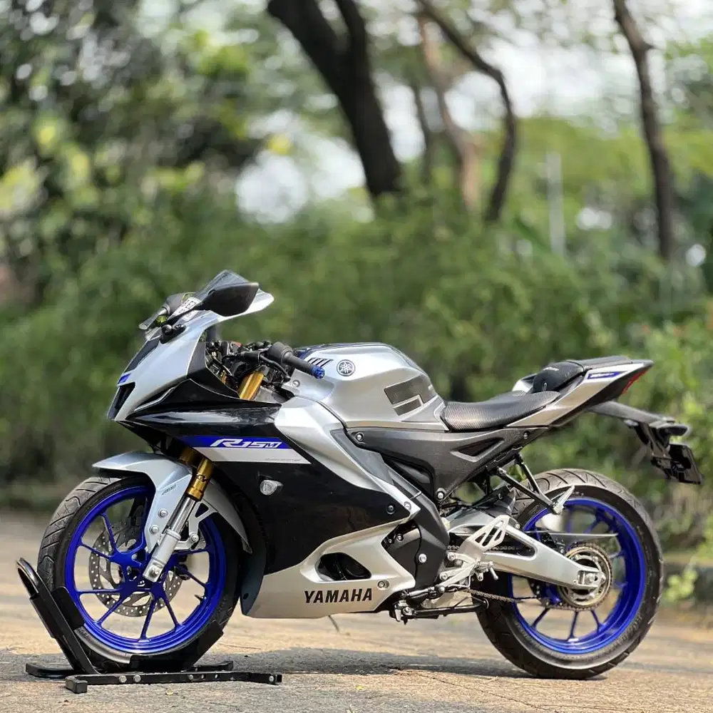 YAMAHA R15M ABS CONNECTED SILVER 2022 KM 6K PAJAK SUPER GRES