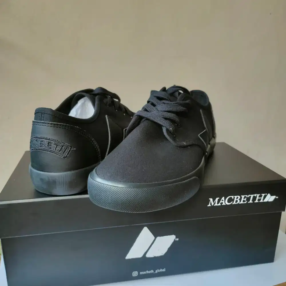 Sepatu Macbeth Langley Black / Black Size 43