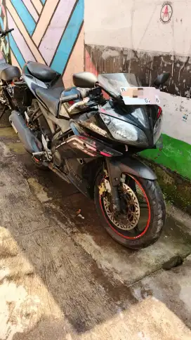 YAMAHA YZF-R15 V2