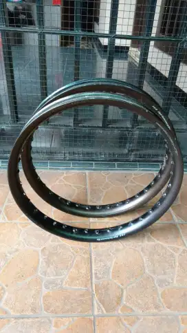 Velg TDR U Shape Hitam Murah