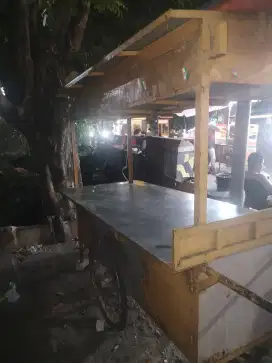 Dijual gerobak bekas angkringan bahan dari besi semua