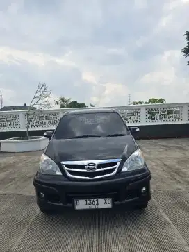 Di jual mobil DAIHATSU XENIA LI FAMILI 2010.