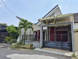 Rumah Hunian Luas 180 m2 di Perumahan Borobudur Agung Suhat