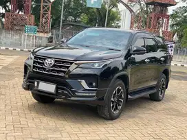 TOYOTA FORTUNER GR SPORT 2.4 AT HITAM 2022