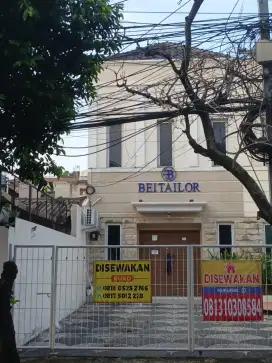 Ruko 2,5 lantai dekat patung Pancoran