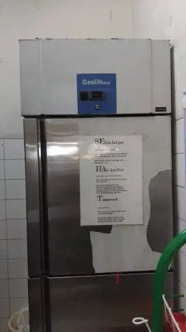 Upright chiller 2 pintu MATI KOMPRESOR