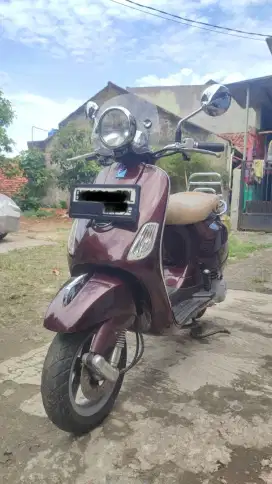 DIJUAL VESPA LXV 150