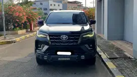 Toyota fortuner vrz gr sport diesel 2022 hitam