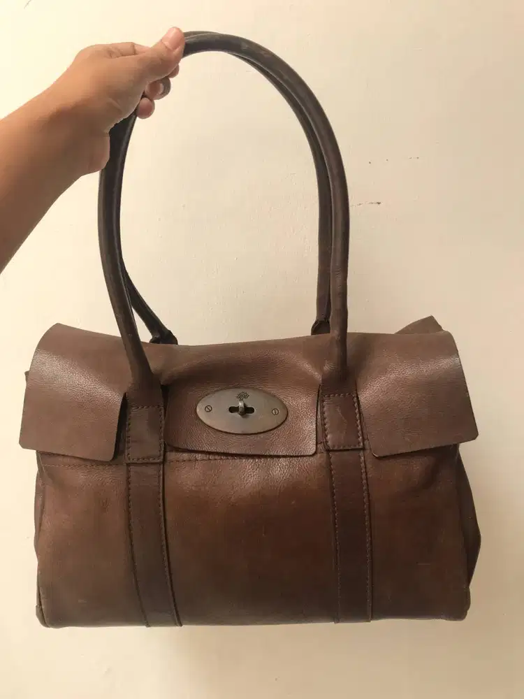 Tas kulit antik
