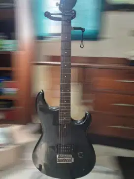Gitar yamaha se150