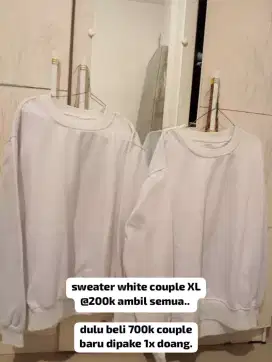 sweater putih couple