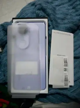 Vivo v50 5g 12/256 gb blue like new