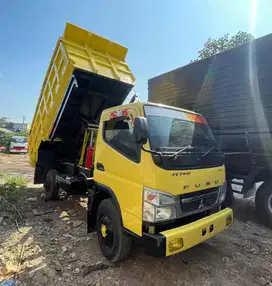 DUMP TRUK MITSUBISHI CANTER FE 74HD TAHUN 2023