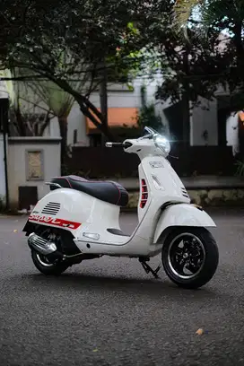 PIAGGIO VESPA GTS 150 4V IGET FACELIFT 2022 MURAH BISA KREDIT