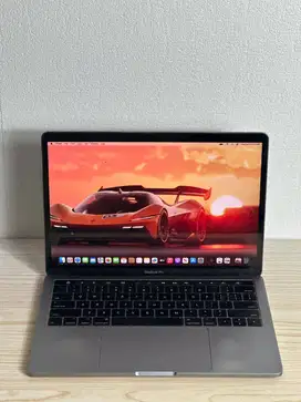 MacBook Pro 2017 Intel Core i7 Touch Bar 5JUTAAN