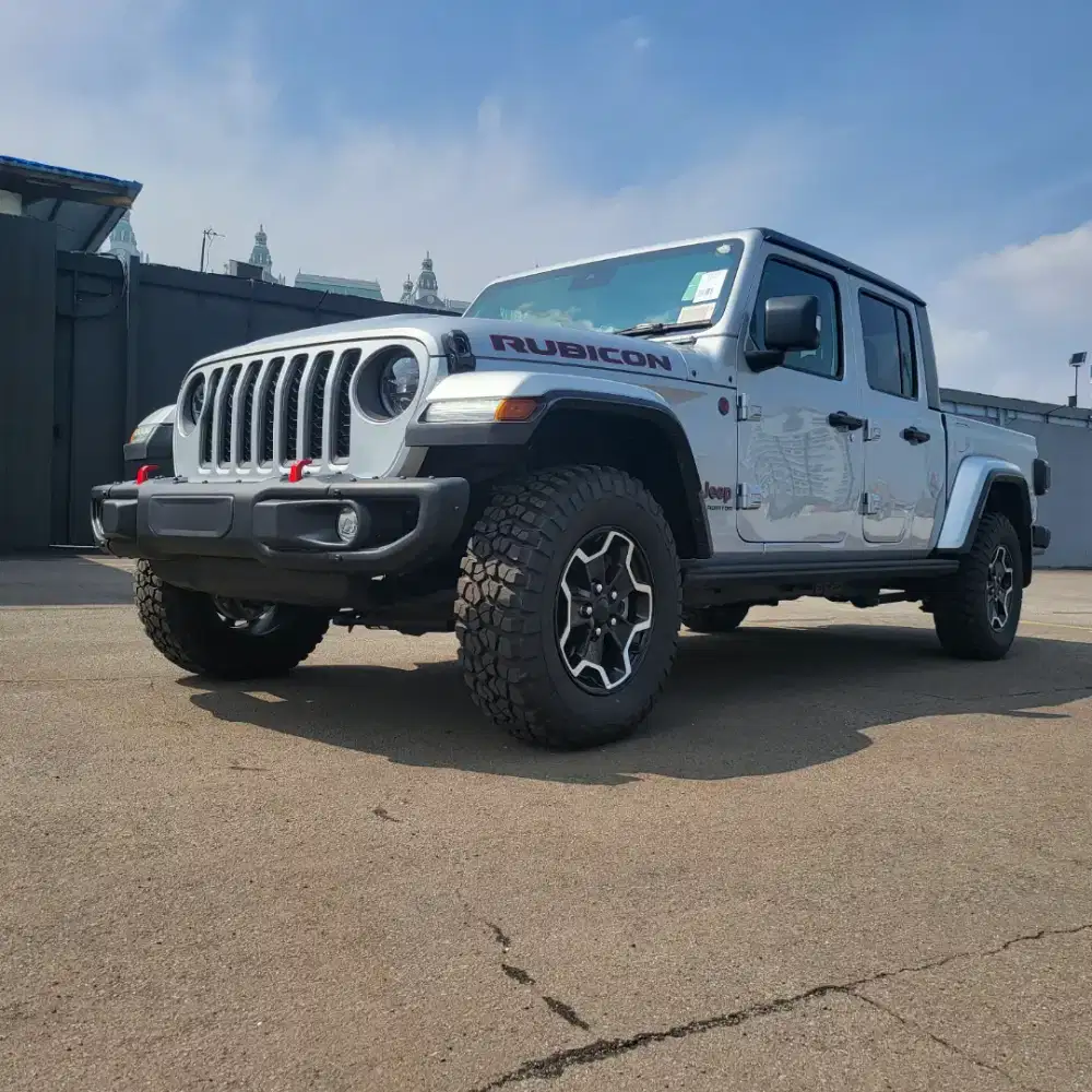 JEEP Gladiator Abu abu metalik