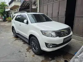 Toyota Fortuner G Bensin Matic AT Tahun 2015 Putih , 2014