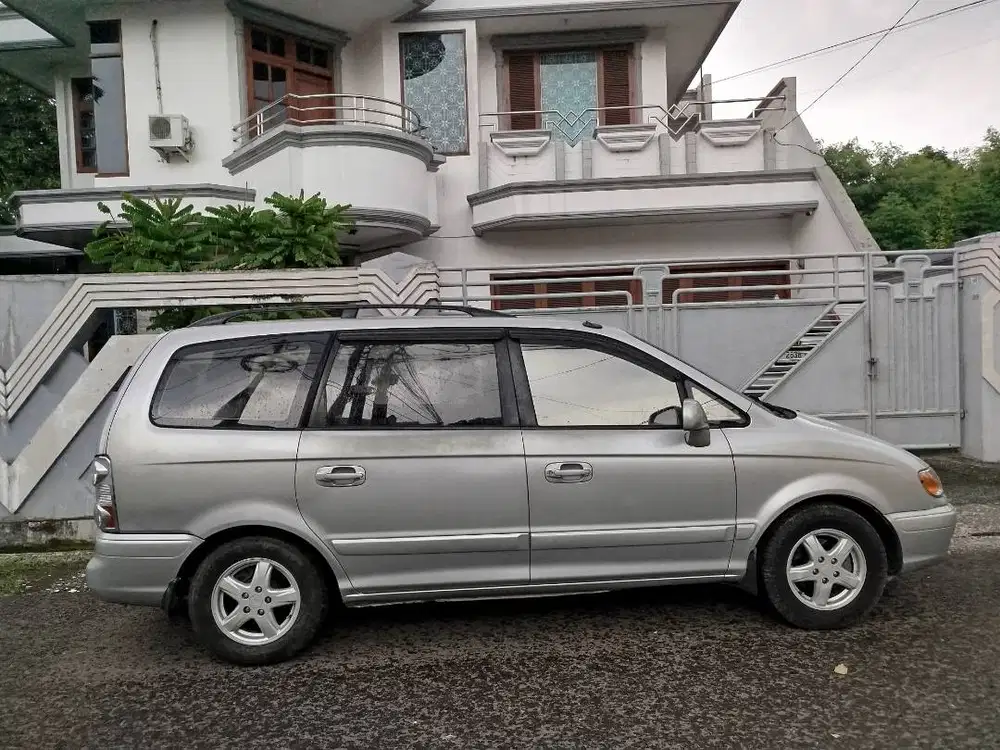Hyundai trajet G 2.0 A/T