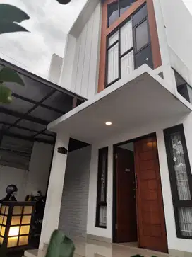 Rumah SIAP HUNI 2 Lantai Cisaranten Kulon Arcamanik Kota Bandung Dekat Antapani