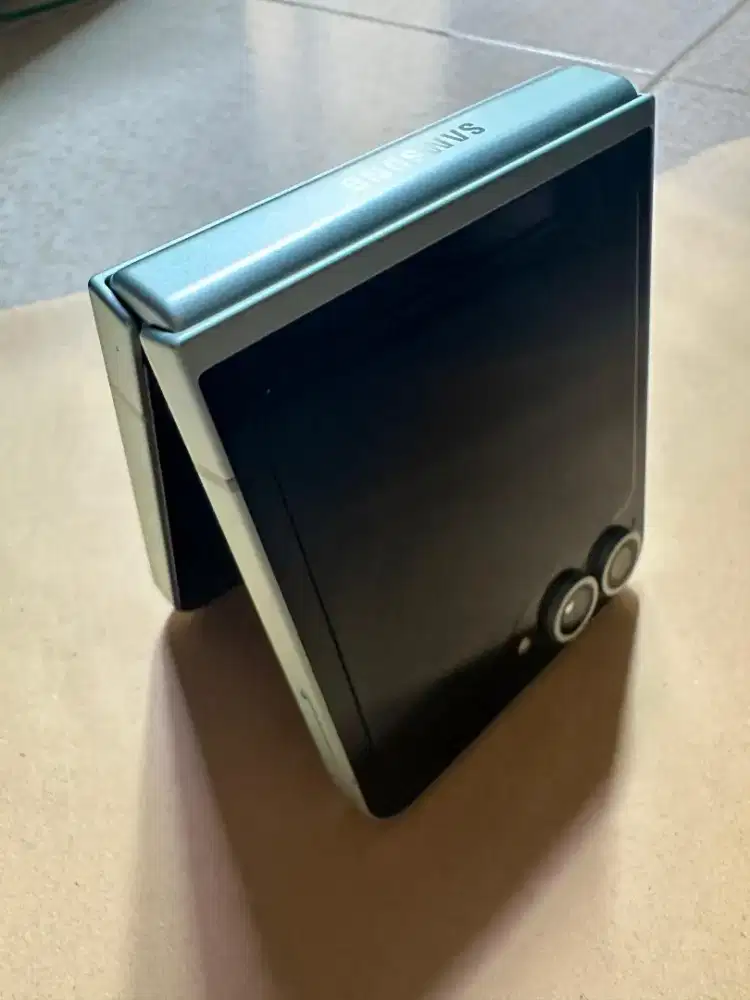 Samsung Z flip 6 12/256 GB