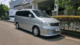 Nissan Serena 2010 Bensin