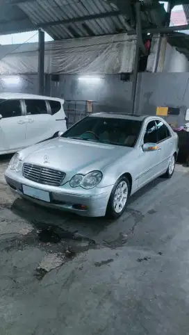 Mercedes-Benz C240 2002 Bensin
