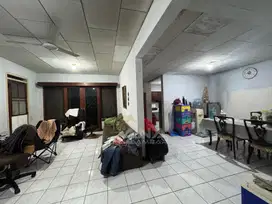 ANA RUMAH LAMA UK 11.4X18M DI KOMP KAVLING POLRI JELAMBAR