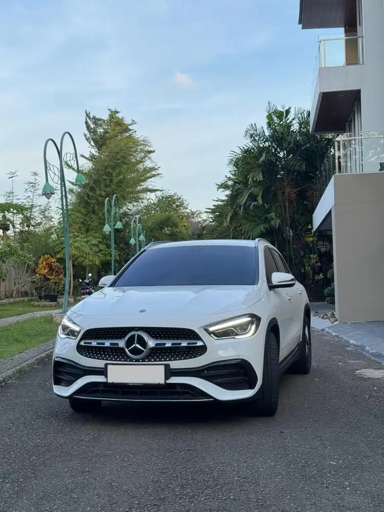 Mercedes-Benz GLA 200 - KM antik 1.800