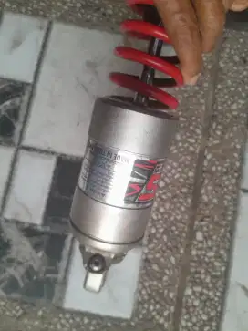 Di jual sok yss + cakram vario original minat HUB 08138686 DUA 4 DUA 4