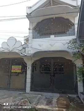 Rumah 2 lantai luas 119 m2 harga 1,9 Milyar di Waru, Sidoarjo