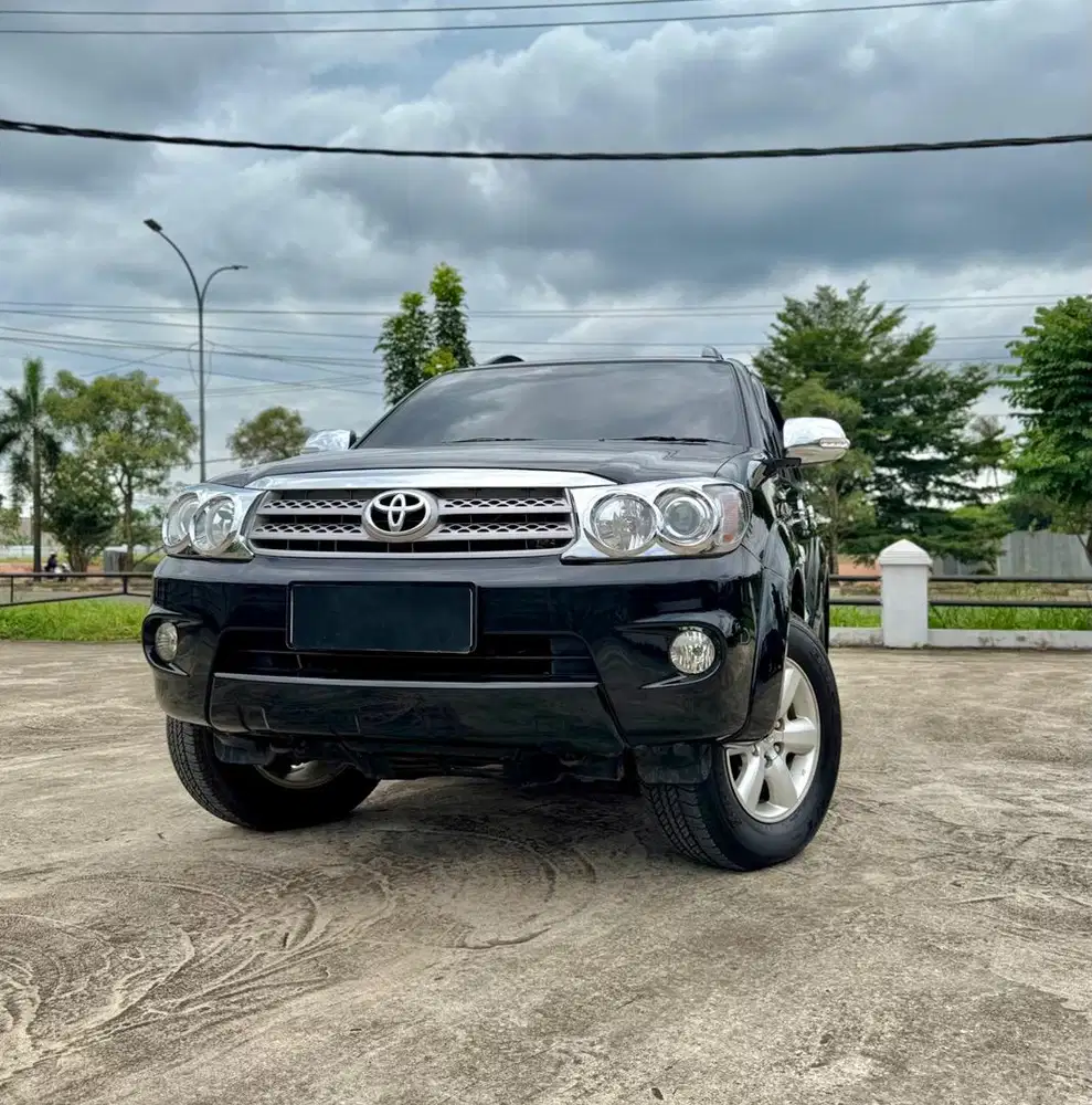 Toyota Fortuner 2.7 V (4x4) AT 2010