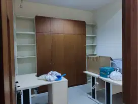 Ruko Hadap Jalan Raya di Rawamangun, Jakarta Timur - 3.5 Lantai!