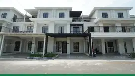 DIJUAL RUMAH DI KOMPLEK JEWEL PARK JALAN STARBAN