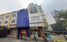 Disewakan Cepat Ruko 3 Lantai Golden Boulevard di BSD City, Tangerang