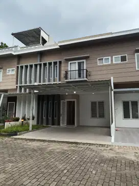 Jual villa komplek royal sumatera