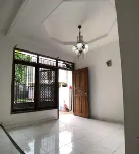 Rumah terawat siap huni di jalan deleg Bandung
