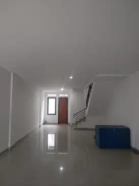 Dijual Ruko Siap Pakai untuk Usaha, Kantor di Batununggal Bandung Kota