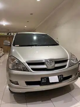 Low KM-Toyota Innova manual Di Solo
