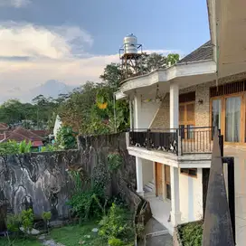 Rumah Sebesar Villa Di Salatiga 5 Menit Dari UKSW Salatiga