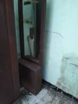 Lemari Pakaian Kaca Kayu Jati