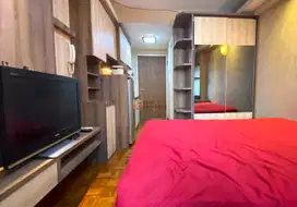 Hunian Praktis! Studio Tower Depan Furnished Minimalis Green Bay Pluit