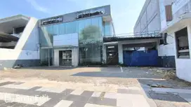 Disewakan Eks. Showroom 2 lt Strategis Nol Raya HR. Muhammad Park Luas