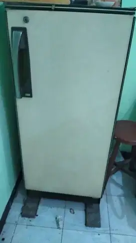 Kulkas 1 Pintu Warna Putih