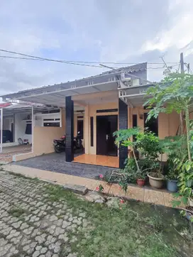 Rumah pojok Tanah Luas DalM Mini Cluster Di Jatibening Kota Bekasi