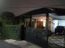 DIJUAL RUMAH BAGUS LUAS SIAP HUNI AKSES PINGGIR JALAN 2 MBL CILILITAN