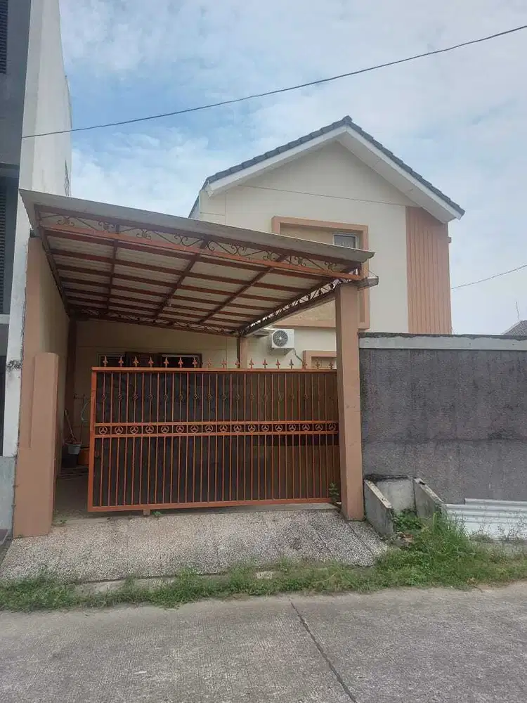 Dijual cepat  Rumah Rapi dan siap Huni, Bukit Golf di Boulevard posisi