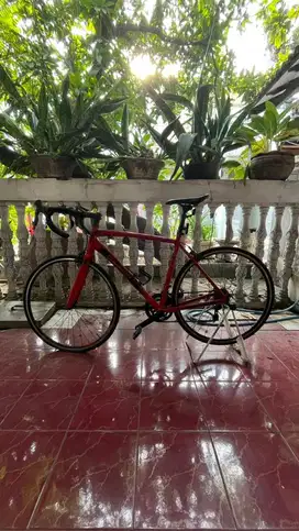 Sepeda roadbike polygon strattos s2 size 53