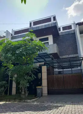 Rumah Mewah 400 m2 Dengan Kolam Renang di Grogol, Solo Baru