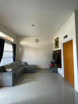 Dijual Rumah 2 Lantai siap Huni Nyaman dan Terawat Lokasi di Sariwangi